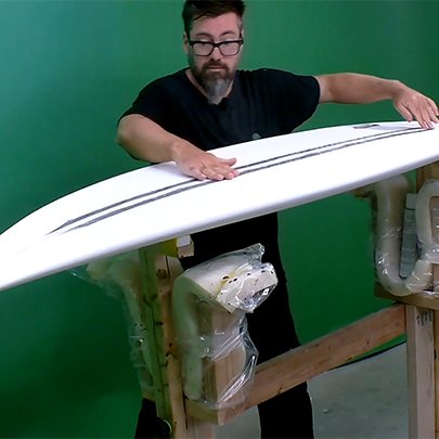 Stringered vs. Stringerless Surfboards: Unveiling the Core Differences